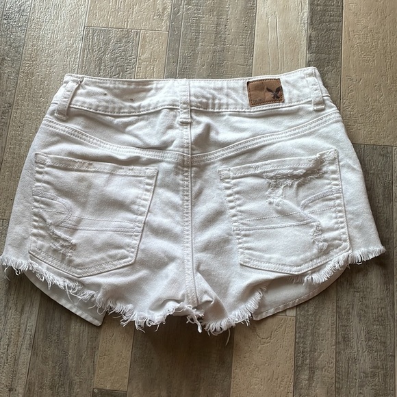 American Eagle white stretch highrise button up booty shorts - Picture 2 of 4